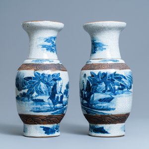 Een paar Chinese blauw-witte Nanking craquelé vazen, 19e eeuw — foto 4