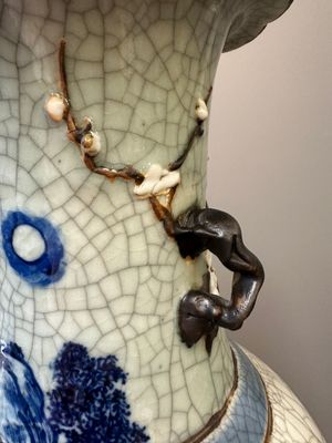 Een paar Chinese blauw-witte Nanking craquelé vazen met Taoïstisch decor, 19e eeuw — foto 8
