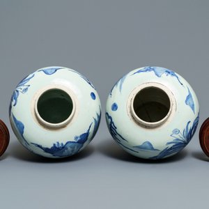 Een paar Chinese blauw-witte potten met een kylin, Transitie periode — foto 5