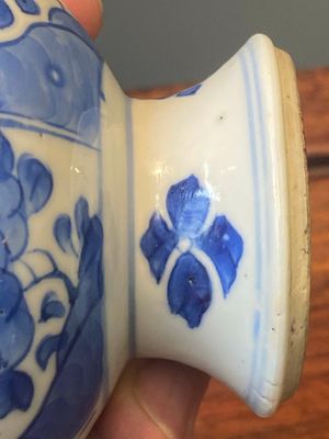 Een paar Chinese blauw-witte rozenwater sprenkelaars voor de islamitische markt, Kangxi — foto 15