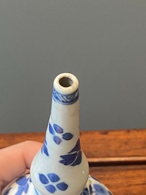 Een paar Chinese blauw-witte rozenwater sprenkelaars voor de islamitische markt, Kangxi — foto 21