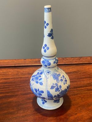 Een paar Chinese blauw-witte rozenwater sprenkelaars voor de islamitische markt, Kangxi — foto 5