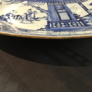 Een paar Chinese blauw-witte schotels met scène uit "De Romance van de Westelijke Kamer", Yongzheng — foto 3