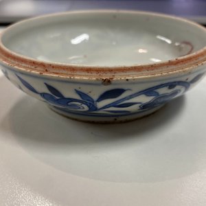 Een paar Chinese blauw-witte stapeldozen, vier schotels en een zegelpastadoos, 19e eeuw — foto 18