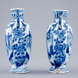 Een paar Chinese blauw-witte vaasjes met lange Lijzen, Kangxi — foto 4