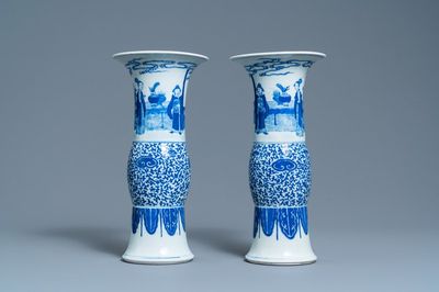 Een paar Chinese blauw-witte vazen, Guangxu