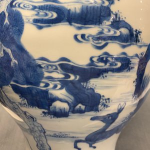 Een paar Chinese blauw-witte vazen met herten en kraanvogels, Kangxi — foto 28
