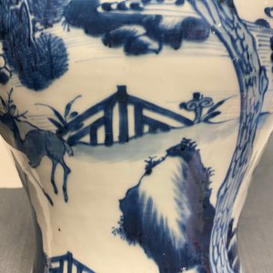 Een paar Chinese blauw-witte vazen met herten en kraanvogels, Kangxi — foto 33