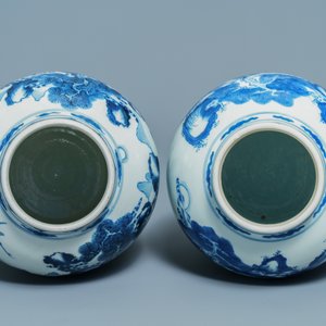 Een paar Chinese blauw-witte vazen met herten en kraanvogels, Kangxi — foto 6