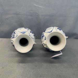 Een paar Chinese blauw-witte vazen met olifantenoren, Kangxi — foto 22