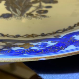 Een paar Chinese blauw-witte vergulde schotels, Qianlong — foto 7