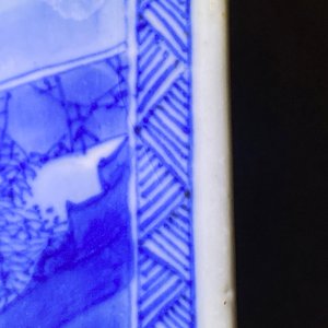 Een paar Chinese blauw-witte vierkante dekselvazen, Kangxi — foto 32