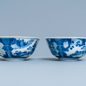 Een paar Chinese blauw-witte 'Xi Xiang Ji' kommen, Jiajing merk, Kangxi — foto 3