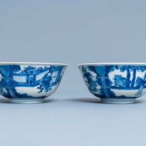 Een paar Chinese blauw-witte 'Xi Xiang Ji' kommen, Jiajing merk, Kangxi — foto 5