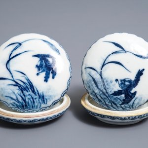 Een paar Chinese blauwwitte dekseldoosjes voor zegelwas, Republiek, 20e eeuw — foto 1