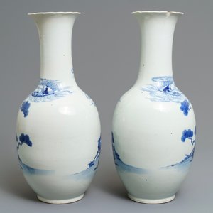 Een paar Chinese blauwwitte flesvormige vazen, Kangxi merk, 19e eeuw — foto 3