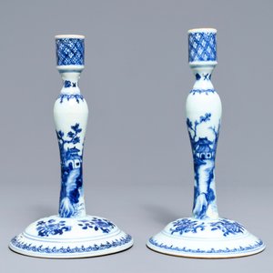 Een paar Chinese blauwwitte kandelaars, Kangxi/Qianlong — foto 3