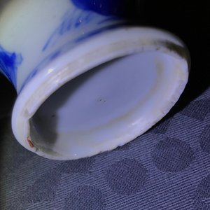 Een paar Chinese blauwwitte miniatuur dekselvaasjes of theebusjes, Kangxi — foto 15