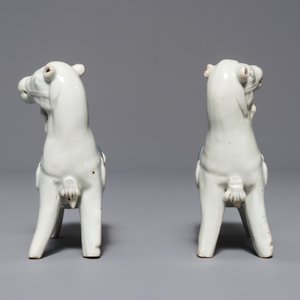Een paar Chinese blauwwitte modellen van paarden, Qianlong — foto 2