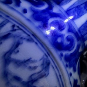 Een paar Chinese blauwwitte moonflask vazen, 19e eeuw — foto 20