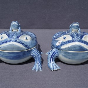 Een paar Chinese blauwwitte terrines in de vorm van kikkers, 20e eeuw — foto 8