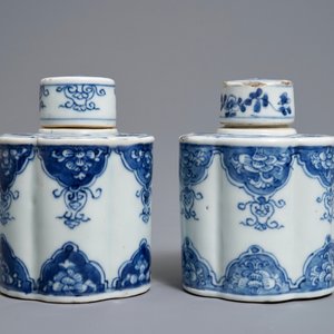 Een paar Chinese blauwwitte theebussen met deksels, Kangxi — foto 2