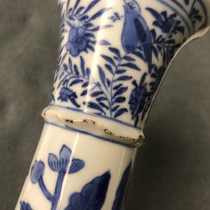 Een paar Chinese blauwwitte vazen naar Venetiaans glazen model, Kangxi — foto 15