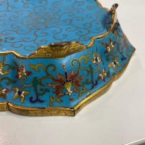 Een paar Chinese bloemvormige cloisonné schotels, Qianlong — foto 68