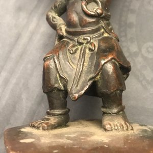 Een paar Chinese bronzen kandelaars, Ming — foto 28