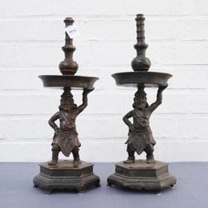 Een paar Chinese bronzen kandelaars, Ming — foto 7