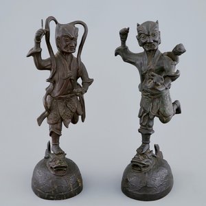 Een paar Chinese bronzen mythologische figuren, Ming Dynastie — foto 1