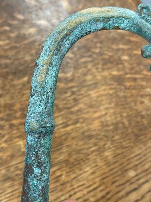 Een paar Chinese bronzen stafbekroningen, Periode der Strijdende Staten, ca. 5/3e eeuw v.C. — foto 14