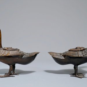 Een paar Chinese bronzen wierookbranders in de vorm van eenden, 18/19e eeuw — foto 4