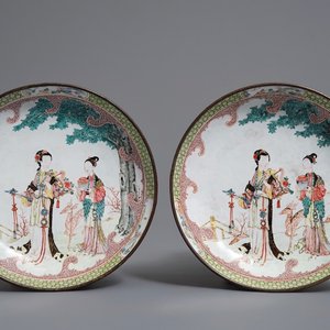 Een paar Chinese Canton email ruby back borden met Magu, Yongzheng — foto 1