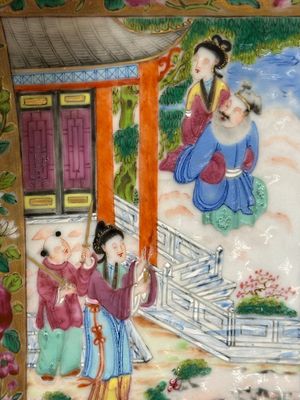 Een paar Chinese Canton famille rose bloemenhouders, 19e eeuw — foto 11