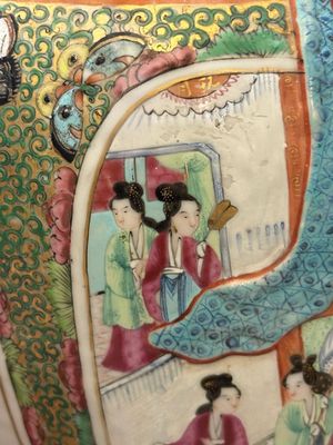 Een paar Chinese Canton famille rose kalebasvazen met deksel, 19e eeuw — foto 13