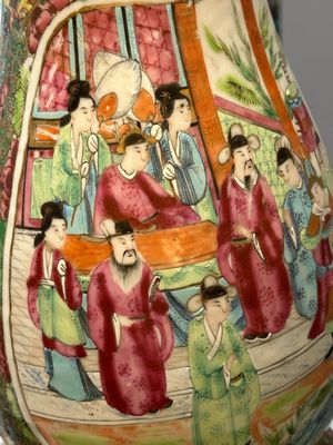 Een paar Chinese Canton famille rose kalebasvazen met deksel, 19e eeuw — foto 15