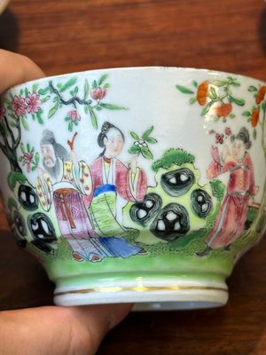Een paar Chinese Canton famille rose koppen en schotels, 19e eeuw — foto 19