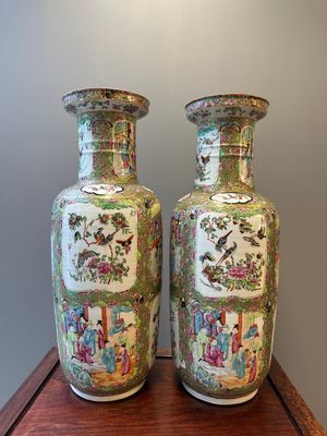 Een paar Chinese Canton famille rose rouleau vazen, 19e eeuw — foto 4