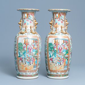 Een paar Chinese Canton famille rose vazen, 19e eeuw — foto 1