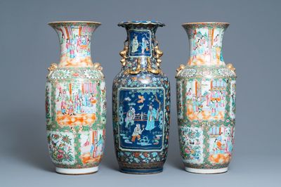Een paar Chinese Canton famille rose vazen en één met blauwe fondkleur, 19e eeuw