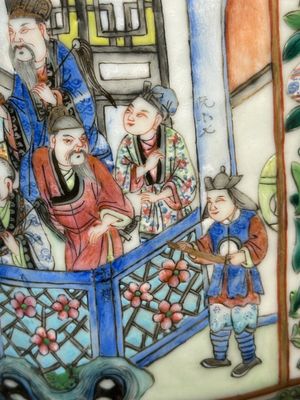 Een paar Chinese Canton famille rose 'Verhaal van de Wateroever 水滸傳' vazen, 19e eeuw — foto 15