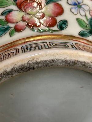 Een paar Chinese Canton famille rose 'Verhaal van de Wateroever 水滸傳' vazen, 19e eeuw — foto 22