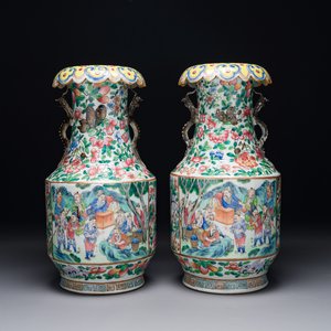 Een paar Chinese Canton famille rose 'Verhaal van de Wateroever 水滸傳' vazen, 19e eeuw — foto 1