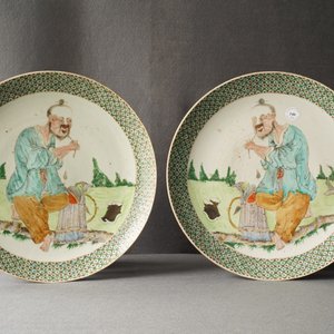 Een paar Chinese Canton famille verte schotels, 19e eeuw — foto 6