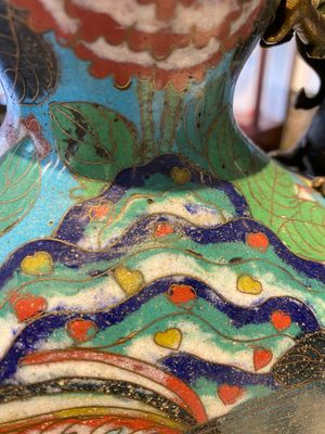 Een paar Chinese cloisonné 'bianhu' vazen, Jiaqing — foto 13