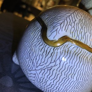 Een paar Chinese cloisonné en verguld bronzen modellen van rammen, Qianlong — foto 12