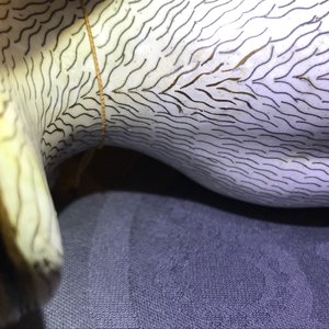 Een paar Chinese cloisonné en verguld bronzen modellen van rammen, Qianlong — foto 19