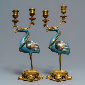 Een paar Chinese cloisonné kraanvogels met verguld bronzen kandelaars, 18/19e eeuw — foto 4