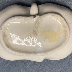 Een paar Chinese Dehua blanc de Chine waterdruppelaars in de vorm van een krab, Kangxi — foto 17